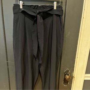 Athleta Paperbag Waist Tie Pants Size 12 High Rise Tapered 💙
